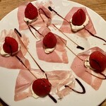バカイゥン - いちごと生ハムとマスカルポーネチーズ