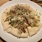 バカイゥン - じゃこと白葱の揚げピザ