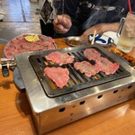 焼肉ホルモン大衆酒場 真 肉焼屋 - 