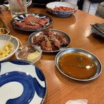 焼肉ホルモン大衆酒場 真 肉焼屋 - 