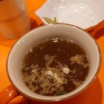 ハッピーケイチャンホシミッツ - 普通ならそばつゆの方にそば湯入れるんだけど、溢れそうなので、
      そば湯のカップにたくさん残ってるそばつゆ入れてみた。