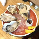 牡蠣と和食。Ikkoku - 岩牡蠣と真牡蠣の4種盛り