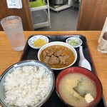 永井食堂 - 半ライスもつ煮定食