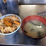 かき焼 うちの海 - 食べ放題 牡蠣の炊き込みと味噌汁