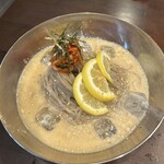 炭火焼肉 にく式 - 「冷麺」
