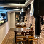 炭火焼肉 にく式 - 店内