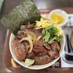 Aji ichi - 醤油　胡麻　みりんで味付けされたづけ丼です。自家製錦糸卵レタス　海苔　わさび付き