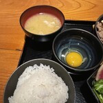 Nikusenton Ya Sasaki - 豚汁と卵