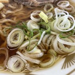 ラーメン もっけだの - 『朝食セット(ハーフ中華そばあっさり)＋刻みチャーシュー』のネギ