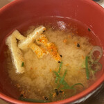 Sukiya - 油揚げとワカメのお味噌汁