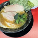 家系ラーメン 王道家直伝 との丸家 - 