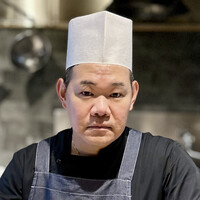 仁修樓 - ご主人の上岡シェフは香港や広東にも行かれていたが、基本的には国内の京都ホテル等でお料理の感性を磨いてこられたよう。この独自の感性から生み出される広東風料理が中華好きの食べ手を惹きつける。