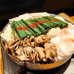Hakata Motsunabe Yamakasa - 醤油もつ鍋（2人前3,456円）
