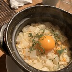 花まんまじゃが - 締めに、たけのことうにの土鍋炊き込みご飯。多かったらおにぎりにしてお持ち帰りできますと言われたが、ご心配無用、完食です。