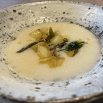 ワインとスパイス小料理 Dal Mellow - キマリ過ぎてた根パセリポタージュ