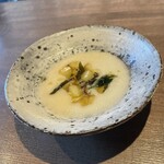 ワインとスパイス小料理 Dal Mellow - 根パセリのポタージュ