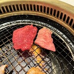 Yakiniku Popo - ロースはサシ多めなのが一〜二枚毎回入っている。