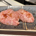 Yakiniku Popo - 焼きすきのお肉四枚のってました。