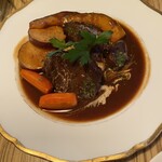 bistro アナログ舎 - ほっぺが落ちるやわらかさ　牛ほほ肉の赤ワイン煮込み