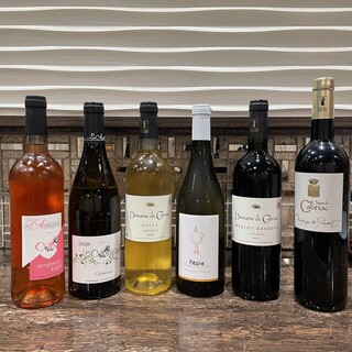 紹興酒はソーダ割もおすすめ。定番のドリンクメニューも豊富です