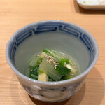 鮨処 やまと - 名物のおひたし