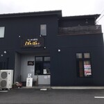 ラーメン厨房 ぽれぽれ - 外観(店舗前にお店の無料Ｐが13)