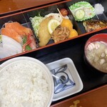 Rukku Ando Uohei - まんぷく弁当750円