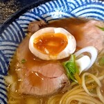 Menno Michi Awo Niyoshi - 鶏醤油(梅)チャーたく丼   1,250円
      こだわり味玉  150円