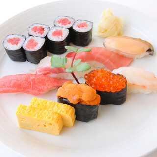 豊洲直送の鮮魚を使用！自慢の握りと逸品料理をご堪能あれ