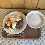 チェファル - フルーツショートケーキ、チョコレートタルト、スフレチーズケーキ、キャラメルバナナ