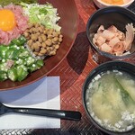 大戸屋　 亀戸駅前店 - 【大戸屋ばくだん丼】大盛(五穀ご飯)￥1,070