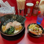 家系ラーメン とらきち家 - 