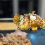 花 - フカフカ生地、大きく見えるけど軽く食べられる
                                「焼きそば」もパンチが効いてそうなビジュアルでいきたかった