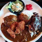GOHAN-YA あたしんち - カツカレー大盛りハンバーグ 1,400円(税込)。