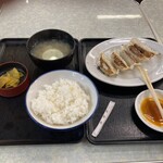 全国ご当地グルメコート 大宮横丁 - 栃木餃子(6個、1個食べた)¥580+Aセット¥350