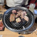 Niku Oroshi Chokuei Yakiniku Niku No Okayama - 