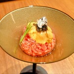 高麗房 - 和牛ユッケの王様、雲丹＆キャビア添え