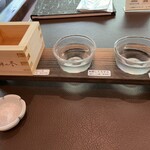 陣屋 - 利き酒3種セット。獺祭と久保田はどちらか一つです