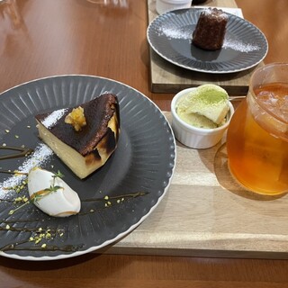 カフェ&ヘアーサロン リバーブ_1