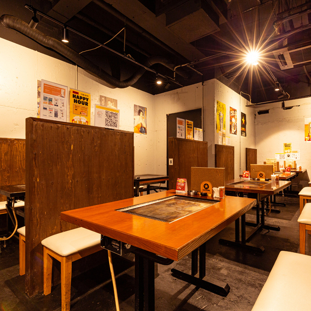 座席 : もんじゃ×鉄板 一八 - 天満橋/お好み焼き | 食べログ