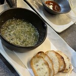 お食事処しんちゃん - しらすのアヒージョ