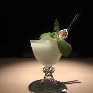 フレッシュなフルーツを使用した、季節を感じられるカクテル