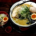 俺の中華たなか家 - 「肉中華辛味噌９４０円Bonus味玉付き」+「まかない飯」着丼＼(^o^)／