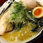 俺の中華たなか家 - Bonus味玉もトッピング⤴️され豪華なお顔で着丼＼(^o^)／