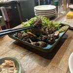 焼鳥うむ - ひね 若鶏もも肉天然塩焼き