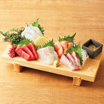 5-piece sashimi platter with bluefin tuna