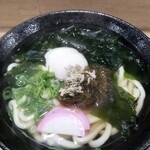 みつ葉 - ワカメうどん+温玉