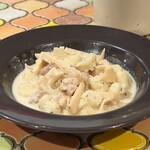 トリワイン ＰＩＫＯＳＨＨＨＵ - 竹の子と鶏のゴルゴンゾーラニョッキ