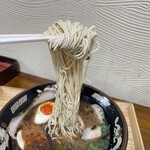 まど居 - リベンジ麺リフト！！　斜め45度の姿勢でパシッ！！　