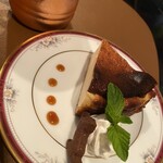 バー リーファー - バスクチーズケーキ　‍子猫ちゃんクッキーがかわゆす